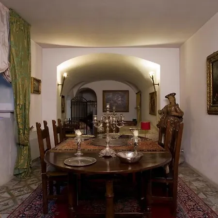 Cleopatra Bed & Breakfast 3*
